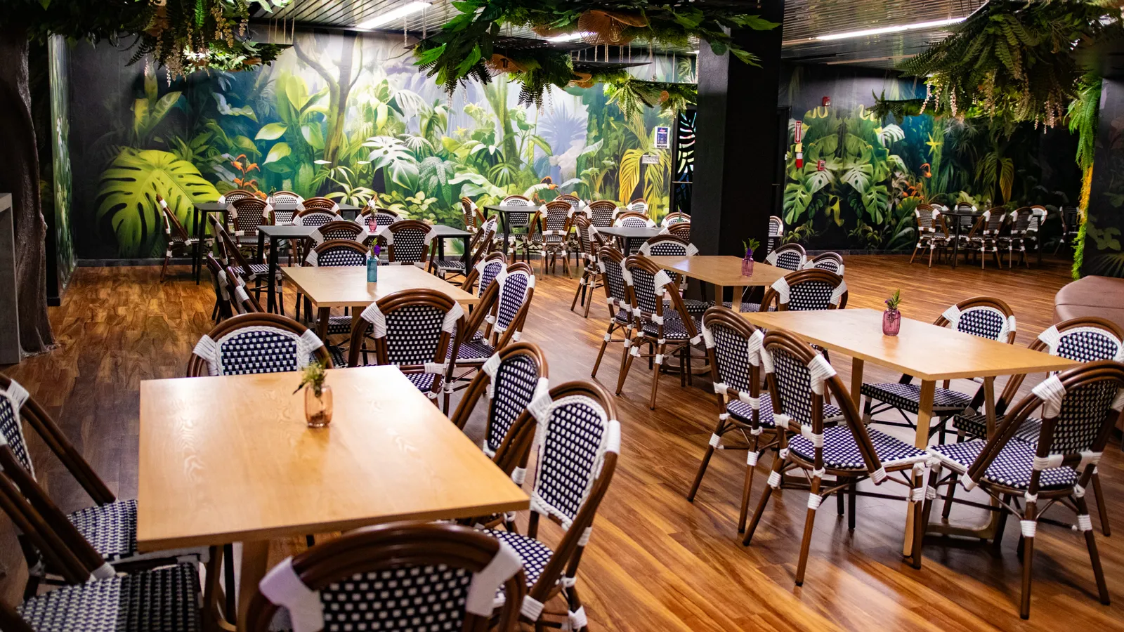 El Restaurante El Yunque - Terraza y Coctelería